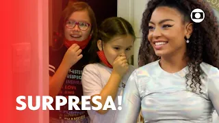 Now United faz surpresa para fãs e dá presente para as duas! | Domingão com Huck | TV Globo