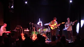 Frank Gambale "A LITTLE SOMETHING" SOLO @ THE TRALF