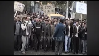 Banorët e Milotit në protestë kërkojnë furnizim me energji elektrike (1 Nëntor 2003)