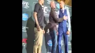 UFC 178: Conor McGregor vs. Dustin Poirier Staredown