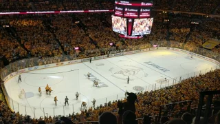 Smashville singing "Rocky Top"