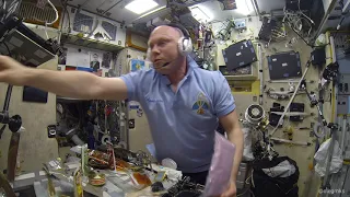 Breakfast before EVA // Space Food // (HD)