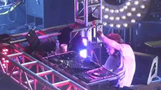 Rusko- "Hold On" LIVE at Terminal 5: NYC (4/27/11)