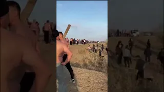 "Стенка на стенку". Новое видео массового конфликта в Дергачевском районе