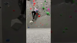 I definitely broke the beta but I have no clue what it was supposed to be 🤷‍♂️ #bouldering