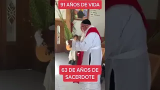 Mira la reacción de Anciano Sacerdote al Subir al altar #sacerdocio #shorts #news