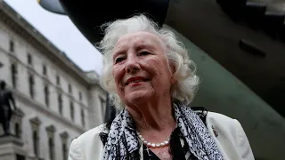 Wartime singer Dame Vera Lynn laid to rest