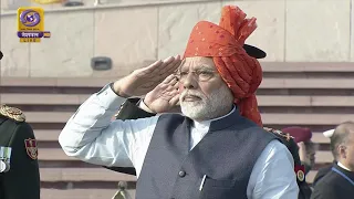 Prime Minister Narendra Modi paying homage to the martyrs at the National War Memorial