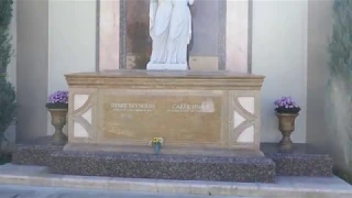 Debbie Reynolds Carrie Fisher Grave Forest Lawn LA CA USA 2-20-2020