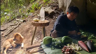 Breakfast after a night's sleep in the cave, Survival Instinct, Wilderness Alone (ep122)