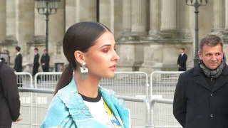 NAOMI SCOTT POSING FOR PHOTOGRAPHERS @ LOUIS VUITTON FASHION SHOW IN PARIS 2019.03.05 by Nowayfarer