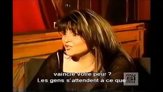 (2005) Lisa Marie Presley on Performing live