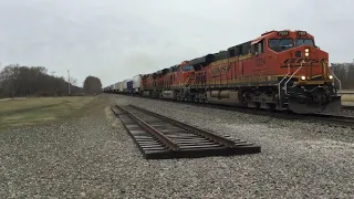BNSF and Iowa Interstate in Chillicothe, IL with IAIS 516 and NS 8103 03/14/21