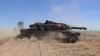 Sound and dust: Leopard 2 and Marder at the GÜZ