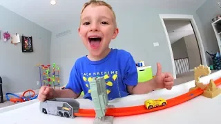 Father & Son GET SUPER SMASH HOT WHEEL TRACK! / Earthquake Alley