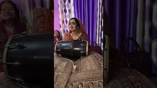 Dulhan ne Bhajan Sunaya🥰♥️ #shorts #trendingshorts #bride #weeding #marriage #viral #meghachaube