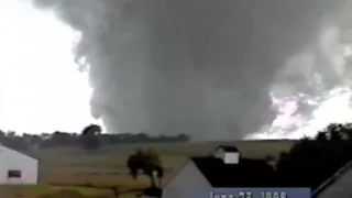 Columbus, Nebraska Tornado 6-23-1998  #2