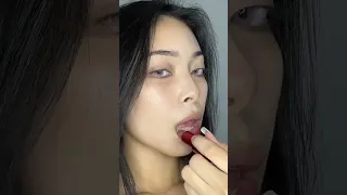 trying THE viral lipstick