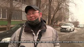 Жители дворов в Волгограде жалуются на разбитые дороги