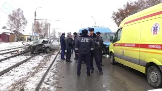 Двое погибших и семь пострадавших. В Новосибирске иномарка врезалась в маршрутное такси
