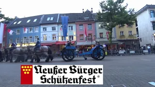 Die Scheibenschützen, die Artillerie und die Reiter - Schützenfest in Neuss 2018 - Montagabend