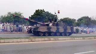 Pak Army:  Al Khalid Tank by Pakistan  &  Presidential body gaurd (PBG) unit.