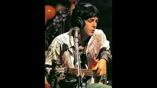 Beatles sound making  " All You Need Is Love "  Bass guitar