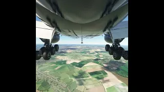 Belgium 🇧🇪 : Liege Airport Close-up of the aircraft's landing gear descending