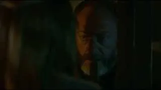 S3E5 Game of Thrones: Shireen seeks out Davos in the dungeons