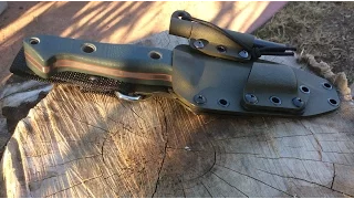 Kydex sheath for a Benchmade Bushcrafter and ESEE Avispa from Gear Nut.