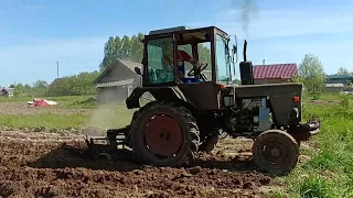 Продолжение весенне полевых работ.Нарезка боровков под посадку картофеля.