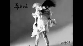 Björk - Hyperballad (live at the Treptow Arena, Berlin)