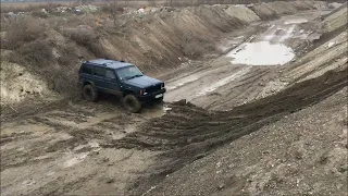 Jeep Cherokee XJ 5.3 V8 manual hill climb