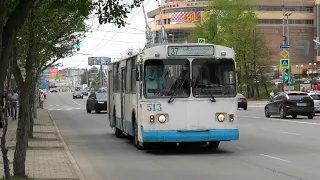 Троллейбус Екатеринбурга ЗиУ-682Г [Г00] борт. №513 маршрут №37 на остановке "Дом кино"