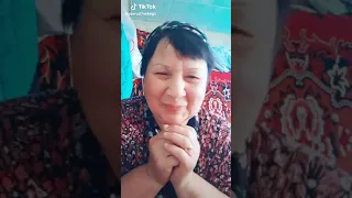 Женщина пукает😂😂😂😂