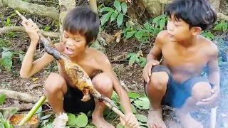 Primitive Technology Life Day - Eating delicious - Yummy Cooking duck in wild