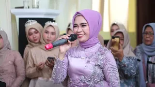 Pantun Pengantin - penonton sampe ngaantri nyawernya - ika entertaiment