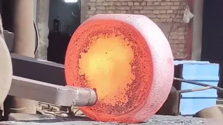 How Steel Wheel Forged，Dangerous Giant Heavy Duty Hammer Forging Process