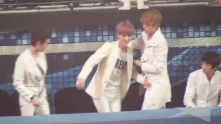 【FANCAM】121229 EXO @ SBS Gayo Daejun