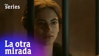 La otra mirada: Roberta se entera de la verdad #Capítulo17 | RTVE Series