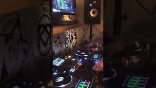 15 -year-old kid scratching to Happy Hardcore (Next DJ Sy?)
