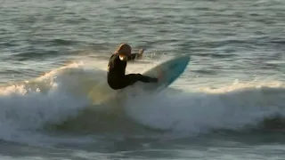 Australian surfs for 40 hours to smash world record | AFP