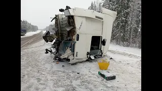 Оторвало кабину - Массовое ДТП с шестью машинами под Грязовцем - 24.12.2021