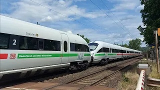 Bahnübergang in Ludwigsau Friedlos Züge am Freitag 14.7.2023 ICE-T Doppeltraktion, Güterzüge