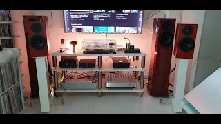 Totem Acoustic Rainmaker. Krell kav 400xi. Arcam Rplay Streaming. Guitar Jazz Vocal