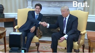 Justin Trudeau résiste à la poignée de main de Donald Trump