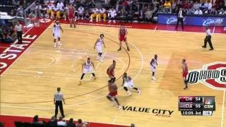 Derrick Rose Confuses Kyrie Irving and scores between 3 defenders 10/20/2014 Bulls Vs Cavs