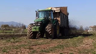 Spandimento letame con John Deere 7720 e Spandiletame Franzosi