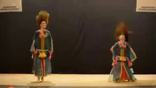 ماريا المغربية ترقص مع والدتها الاوكرانية