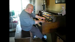 Mike Reed plays "Take the 'A' Train" on his Hammond Organ